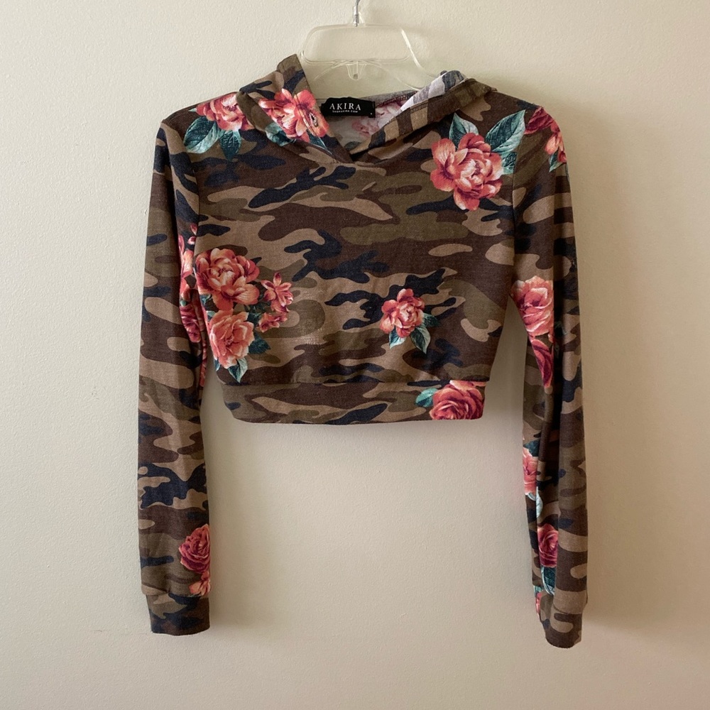 Akira camo cropped hooded long sleeve